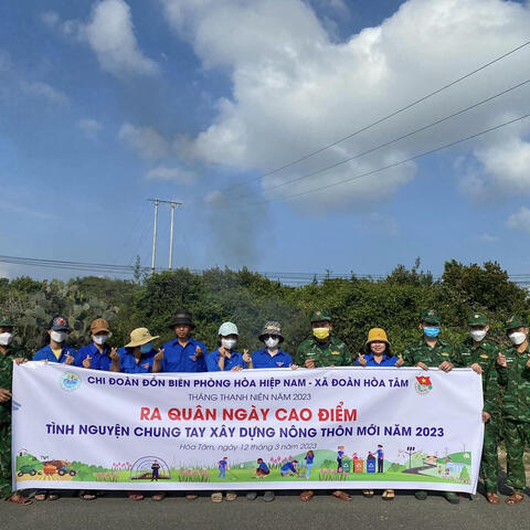 Tổ chức ngày hoạt động cao điểm tình nguyện chung tay xây dựng nông thôn mới trên địa bàn xã Hòa Tâm
