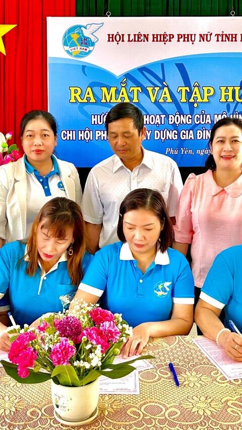 Ra mắt mô hình điểm Chi hội phụ nữ “Xây dựng gia đình 5 có, 3 sạch” tại thôn Phước Lộc 2, xã Hoà Thành