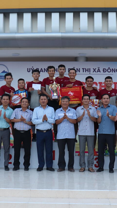 Đội bóng Hòa Tân Đông vô địch Giải bóng chuyền nam thị xã Đông Hòa năm 2023