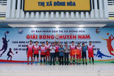 Đội bóng xã Hòa Tân Đông vô địch Giải bóng chuyền nam năm 2024