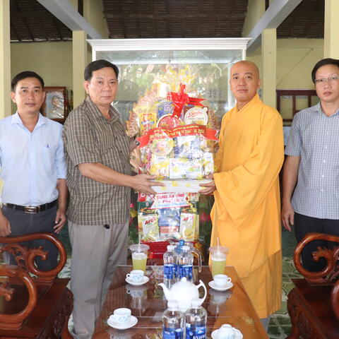 Thị xã Đông Hòa: Thăm các cơ sở Phật giáo nhân dịp Đại lễ Phật đản Phật lịch 2567