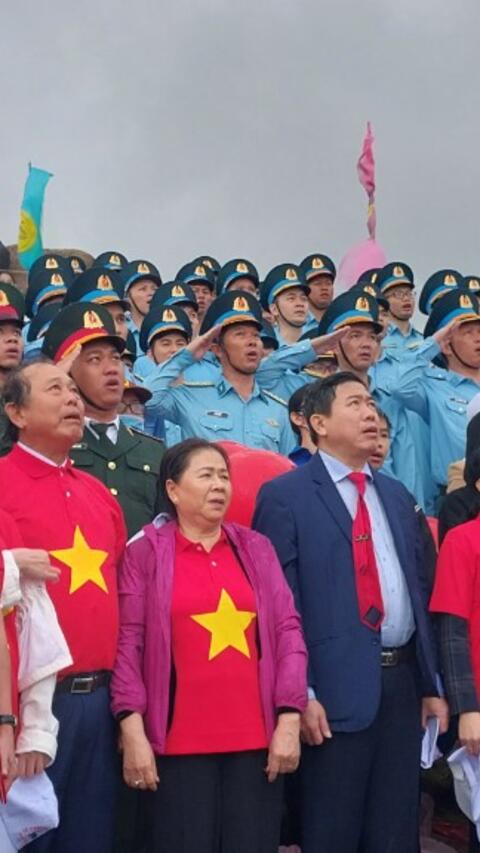 Chào cờ đầu năm mới 2023 tại Mũi Điện - nơi đón ánh bình minh đầu tiên trên đất liền của Việt Nam