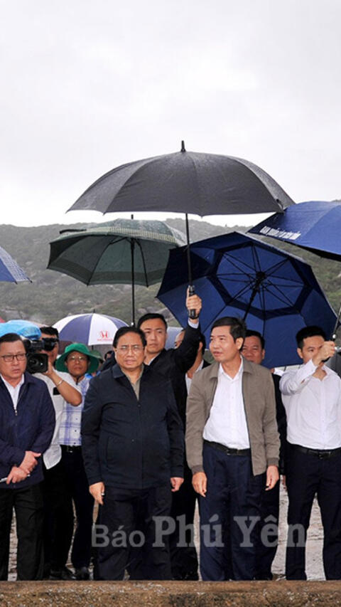 Thủ tướng Phạm Minh Chính kiểm tra dự án đường cao tốc qua Phú Yên và một số dự án trọng điểm tại Phú Yên