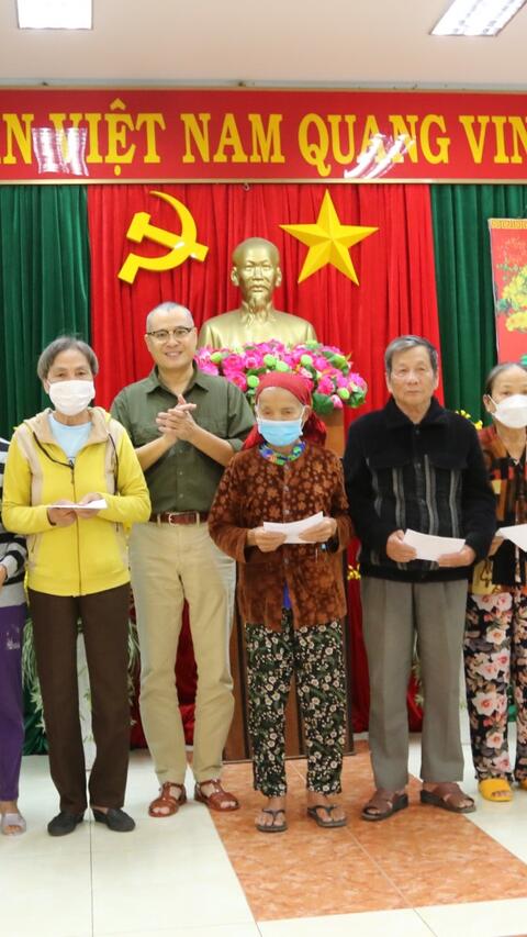 Bí thư Tỉnh ủy Phạm Đại Dương thăm, tặng quà các gia đình chính sách, hộ nghèo thị xã Đông Hòa