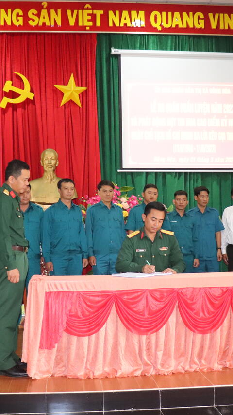 Thị xã Đông Hòa: Ra quân huấn luyện năm 2023