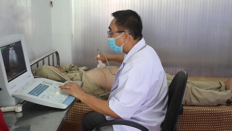Đông Hoà: Tư vấn, khám sức khoẻ cho gần 100 đoàn viên, công nhân lao động
