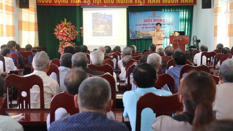 TX Đông Hoà: Truyền thông về công tác đảm bảo trật tự ATGT cho 300 cán bộ, hội viên nông dân