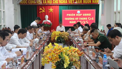 Hội nghị giao ban UBND thị xã thường kỳ tháng 4/2025