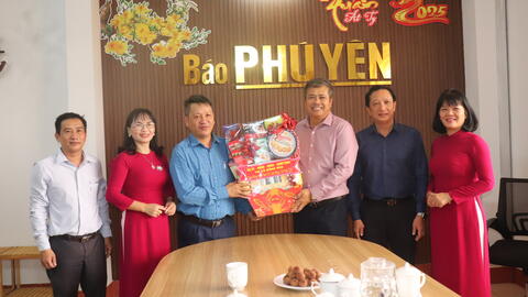 Thăm chúc mừng các cơ quan báo chí nhân kỷ niệm 100 năm Ngày Báo chí cách mạng Việt Nam 21/6