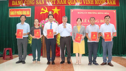 Công bố các Quyết định thành lập Chi, Đảng bộ trực thuộc Đảng bộ phường Đông Hòa