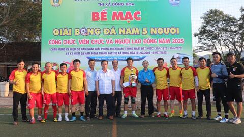 TX Đông Hòa: CĐCS xã Hoà Xuân Đông vô địch Giải bóng đá nam 5 người CNVCLĐ thị xã năm 2025
