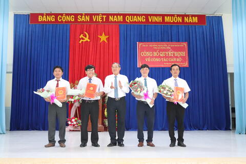 Công bố Quyết định Bí thư Đảng ủy phường Hòa Hiệp Nam xã Hòa Xuân Nam và Hòa Xuân Đông
