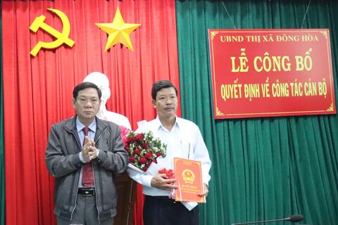 Công bố Quyết định bổ nhiệm Phó Giám đốc Trung tâm phát triển Quỹ đất thị xã