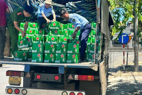 Đông Hoà: Tạm giữ 165 thùng bia Heineken do nước ngoài sản xuất không có hóa đơn, chứng từ hợp pháp