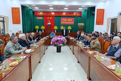 Đông Hòa: Gặp mặt các đồng chí nguyên lãnh đạo qua các thời kỳ nhân dịp Tết Nguyên đán Ất Tỵ 2025