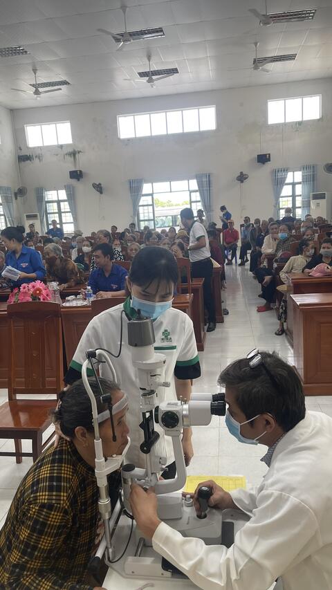 Chương trình Tình nguyện mùa đông 2023: Khám, cấp thuốc miễn phí cho 200 hộ gia đình khó khăn trên địa bàn TX Đông Hòa