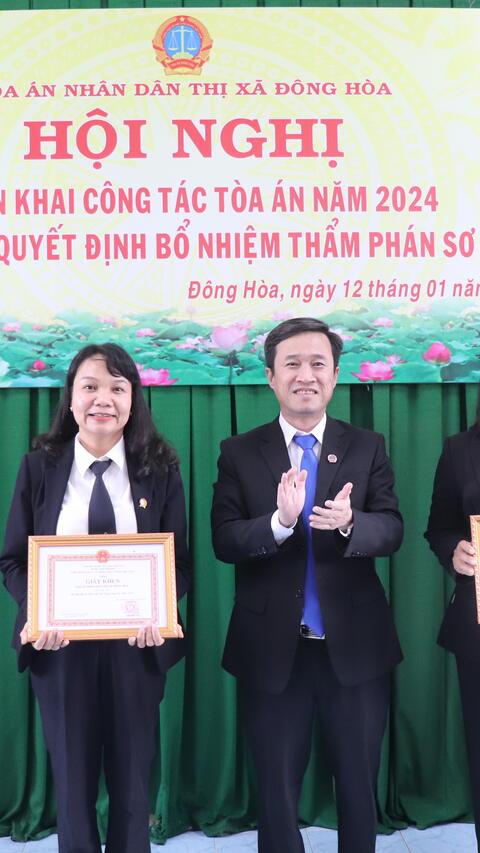 TX Đông Hòa: Công bố Quyết định bổ nhiệm 2 Thẩm phán sơ cấp