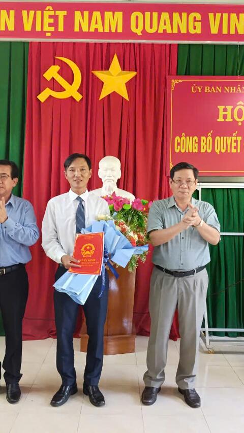 Đông Hòa công bố quyết định điều động, bổ nhiệm  Hiệu trưởng Trường THCS Nguyễn Chí Thanh