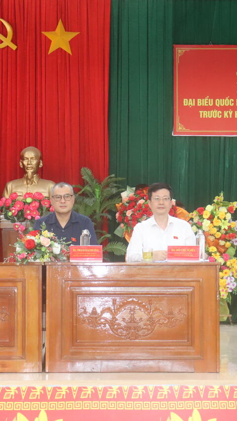 Bí thư Tỉnh ủy Phạm Đại Dương và các đại biểu Quốc hội tiếp xúc cử tri TX Đông Hòa trước kỳ họp thứ 8