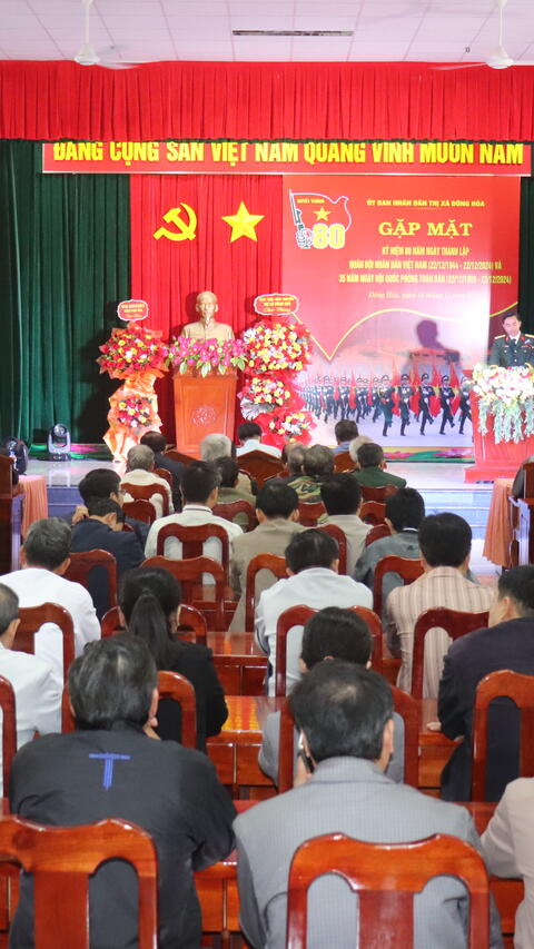 Gặp mặt kỷ niệm 80 năm Ngày thành lập Quân đội nhân dân Việt Nam và 35 năm Ngày Hội Quốc phòng toàn dân