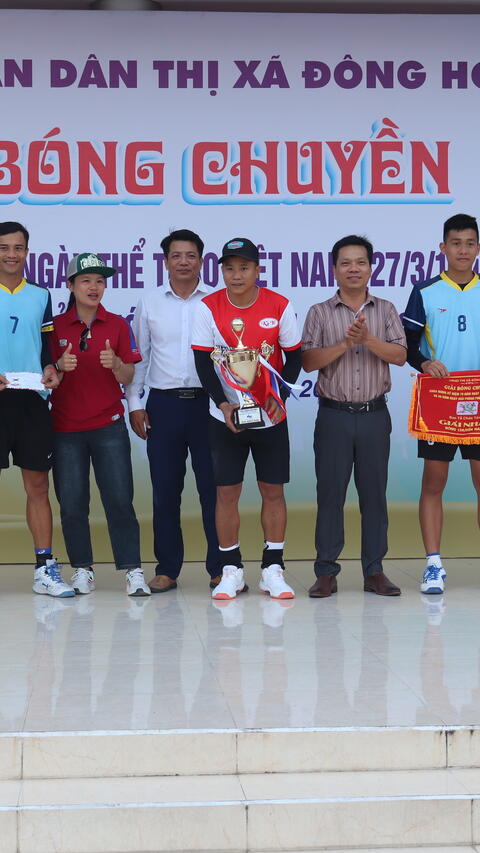 Đông Hoà: Giải Bóng chuyền chào mừng kỷ niệm 79 năm Ngày Thể thao Việt Nam và 50 năm Ngày Giải phóng Phú Yên