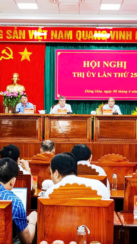 Đông Hòa: Hội nghị Thị ủy lần thứ 25