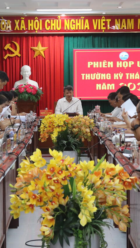 Hội nghị giao ban UBND thị xã thường kỳ tháng 4/2025