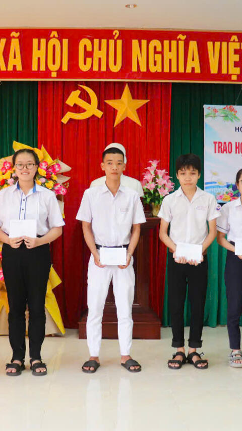 Hội Khuyến học tỉnh Phú Yên trao 10 suất học bổng cho học sinh hiếu học thị xã Đông Hòa