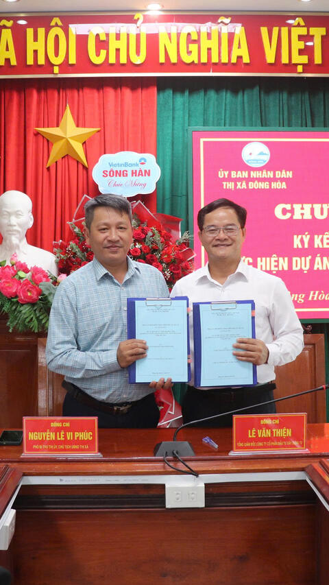 Ký kết hợp đồng thực hiện Dự án khu dân cư phố chợ Hòa Vinh
